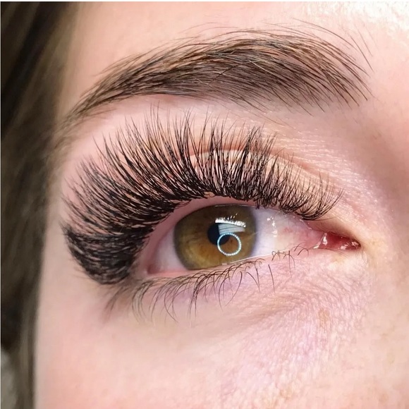 Blossom 6D Faux Mink Multidirectional 100% Handmade Eyelashes - Picture 2 of 3